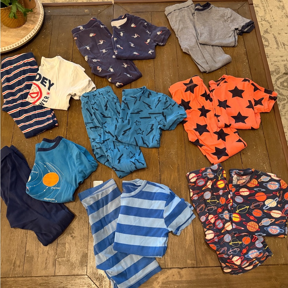 Gap organic boys cotton pajama sets, size 14. Lot
of 8 pairs